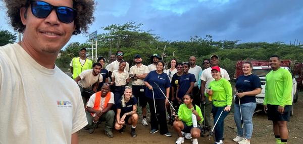 Huntu pa un Boneiru mas Limpi