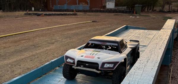 Radio Controlled RACING - Juda i Race auto remote!