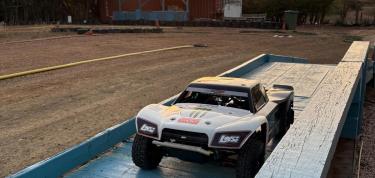 Radio Controlled RACING - Juda i Race auto remote!